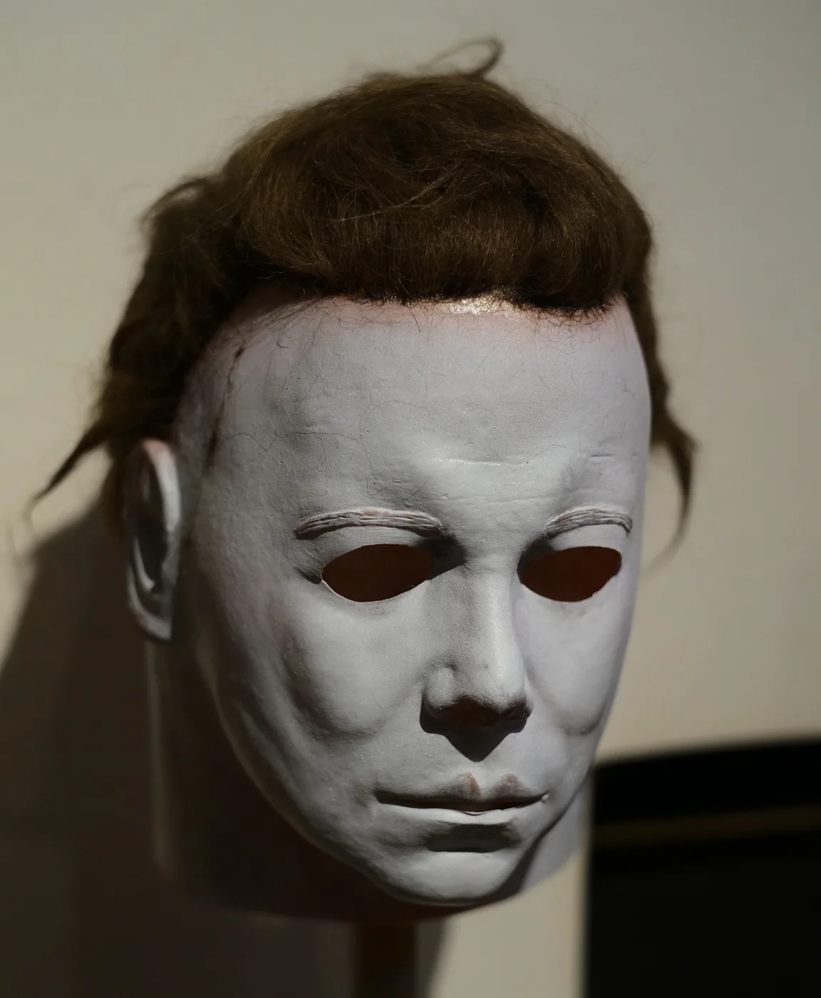 Dark Labs DL Kirk H1 Boogeyman mask three-quarter front view