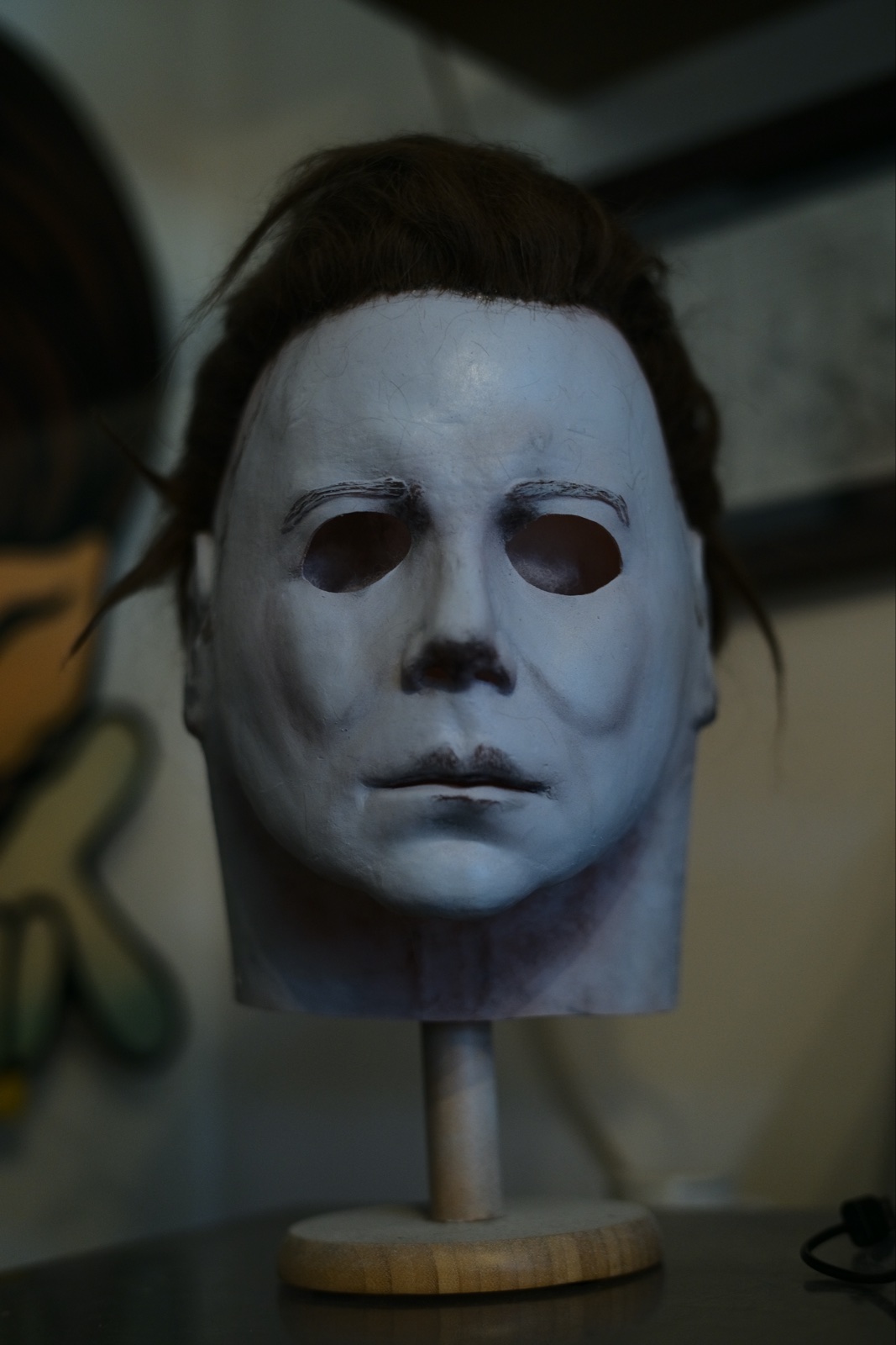 Dark Labs Warped75 H1 Boogeyman mask face-on view